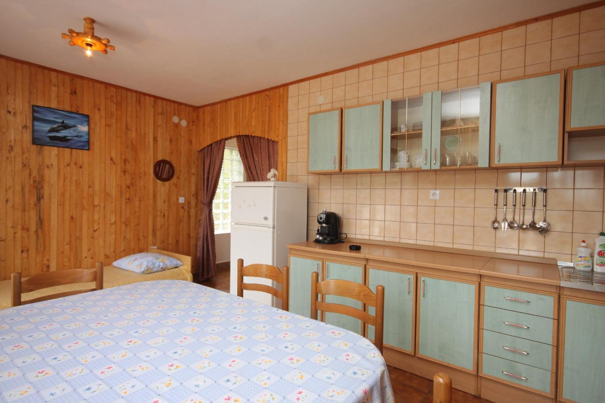 Apartment Apartments By The Sea Kali, Ugljan - 345 *